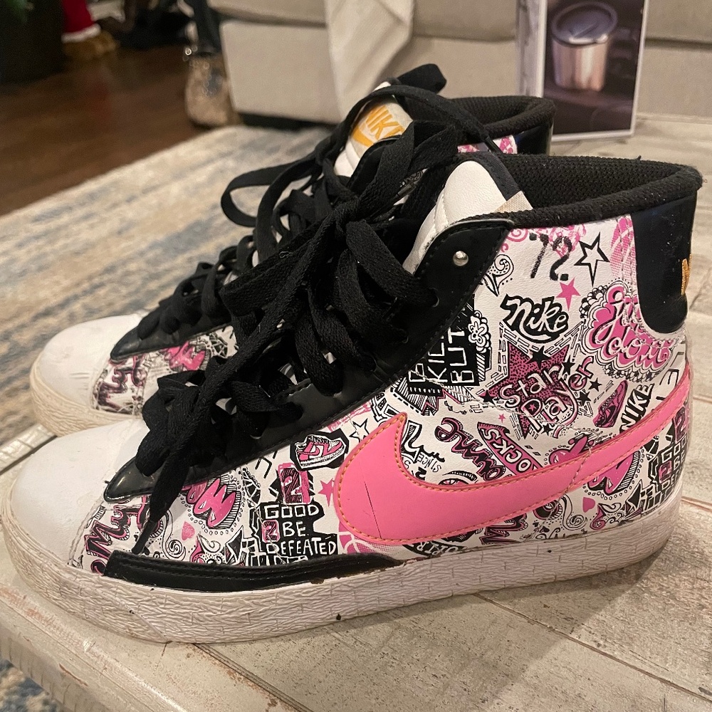 🌸👟Pink Nike High tops 👟🌸